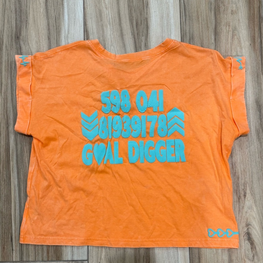 NWT MAP Cropped Tee-> POWER ON A TEE